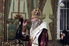Архиепископ Сергиево-Посадский Феогност совершает Божественную Литургию